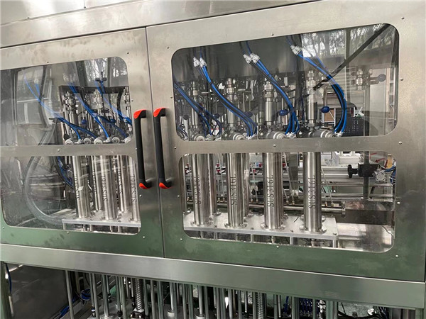 تفاصيل آلة تعبئة المكبس الأوتوماتيكية